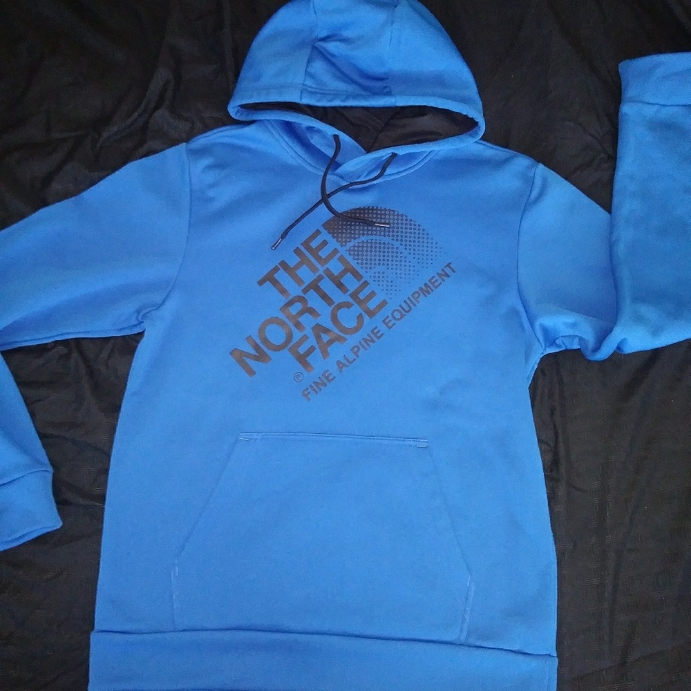 New the north face hoodie